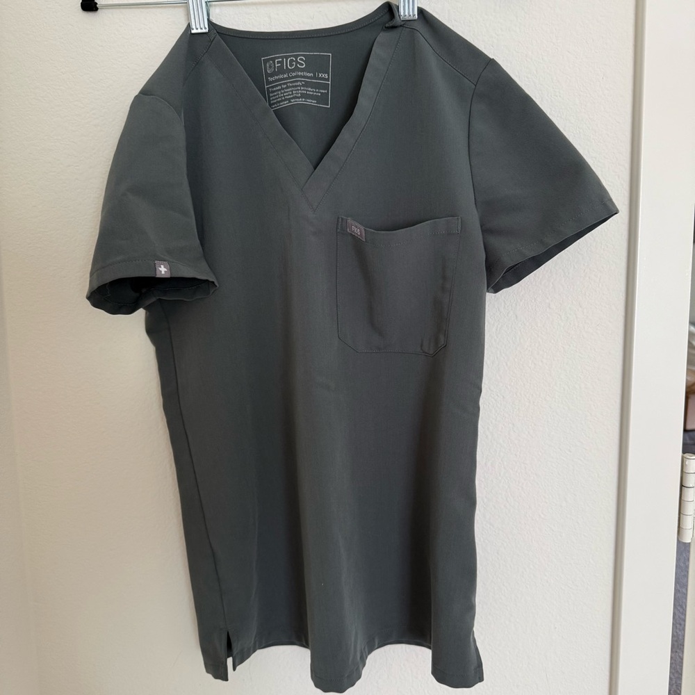 Figs Bonsai Catarina Scrub Top